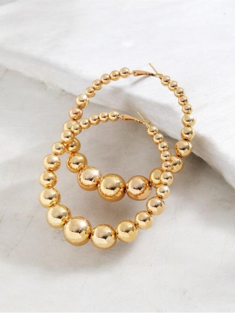 🔥🔥🆕Shiny Gold Beaded Hoop Earrings - Picture 2 of 4